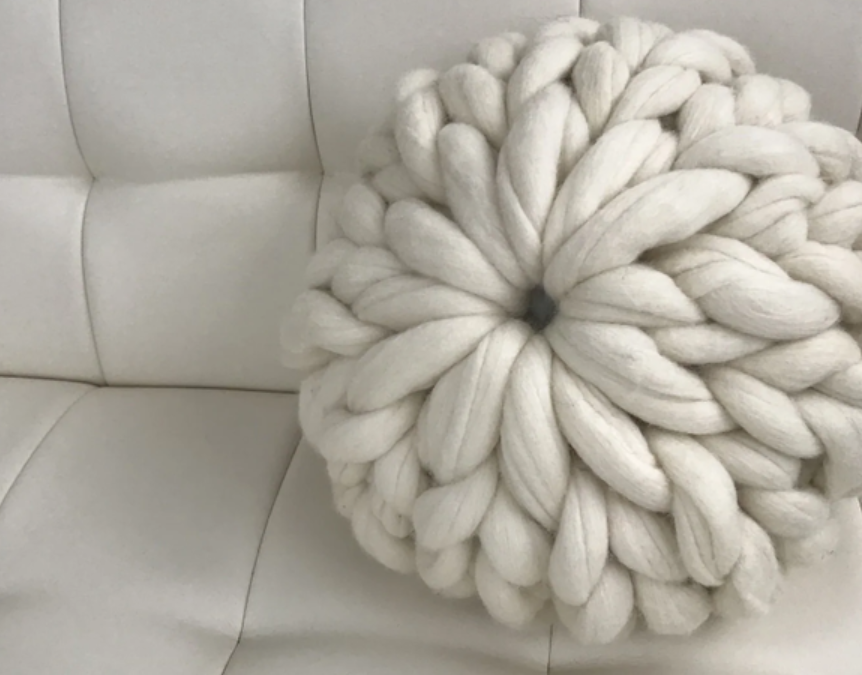 Chunky Yarn Pillow: Hand Knitting